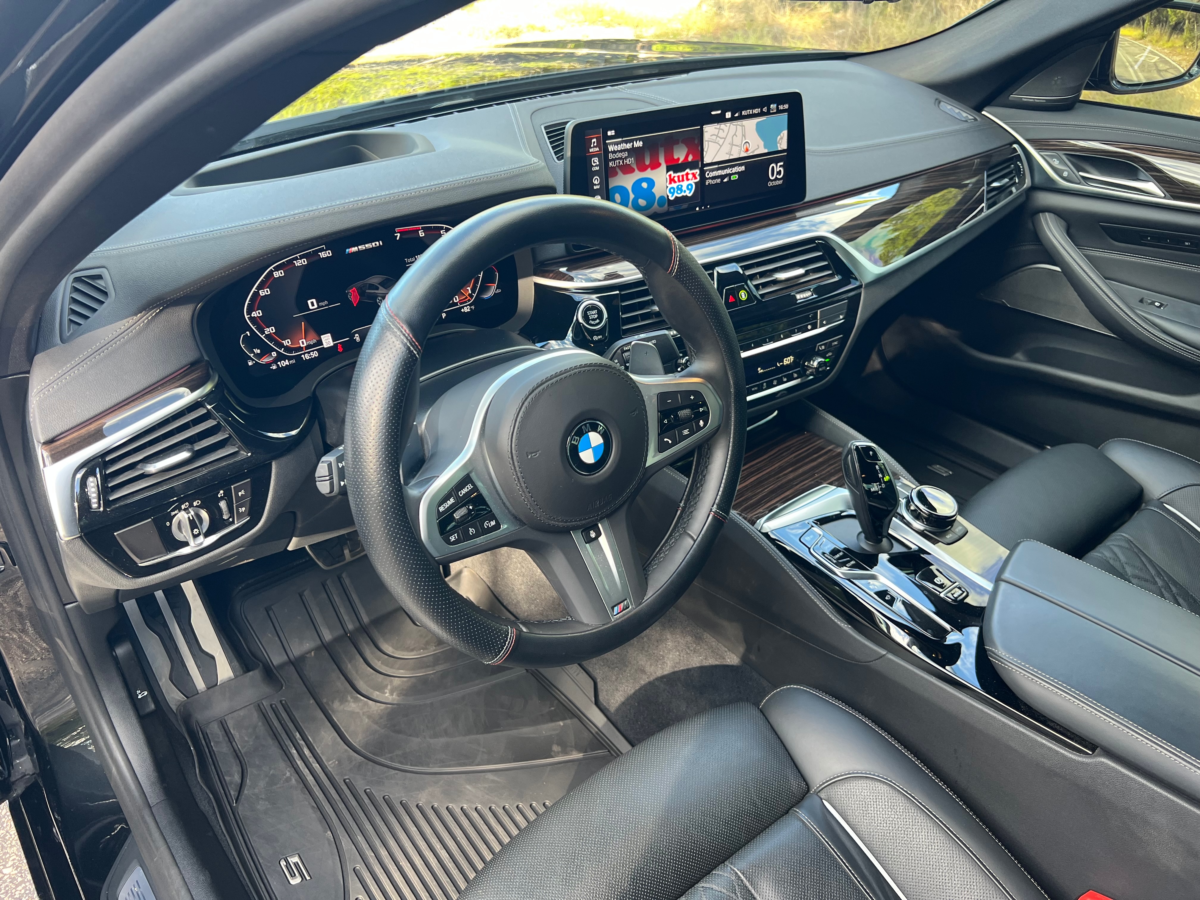 Used 2022 BMW M550i xDrive w/ Executive Package AWD/4WD image 11