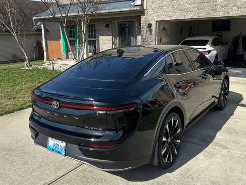 Used 2025 Toyota Crown Platinum image 6