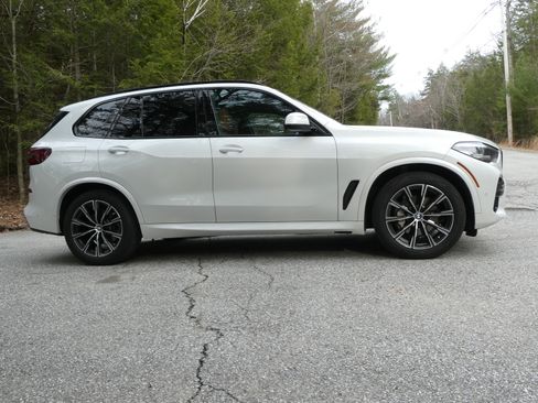 Used 2023 BMW X5 xDrive40i w/ M Sport Package image 5