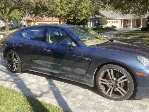 Used 2014 Porsche Panamera 4 image 4