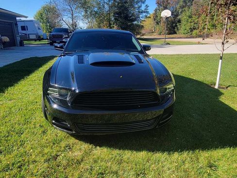 Used 2014 Ford Mustang GT image 2