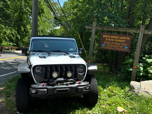 Used 2018 Jeep Wrangler Sport image 4