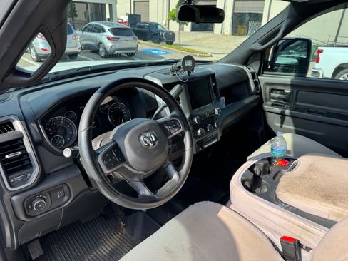 Used 2024 RAM 2500 Tradesman w/ Chrome Appearance Group image 15