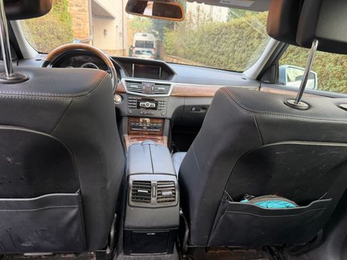 Used 2013 Mercedes-Benz E 350 4MATIC Sedan image 4