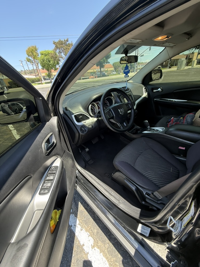 Used 2015 Dodge Journey American Value Package w/ Flexible Seating Group FWD image 4