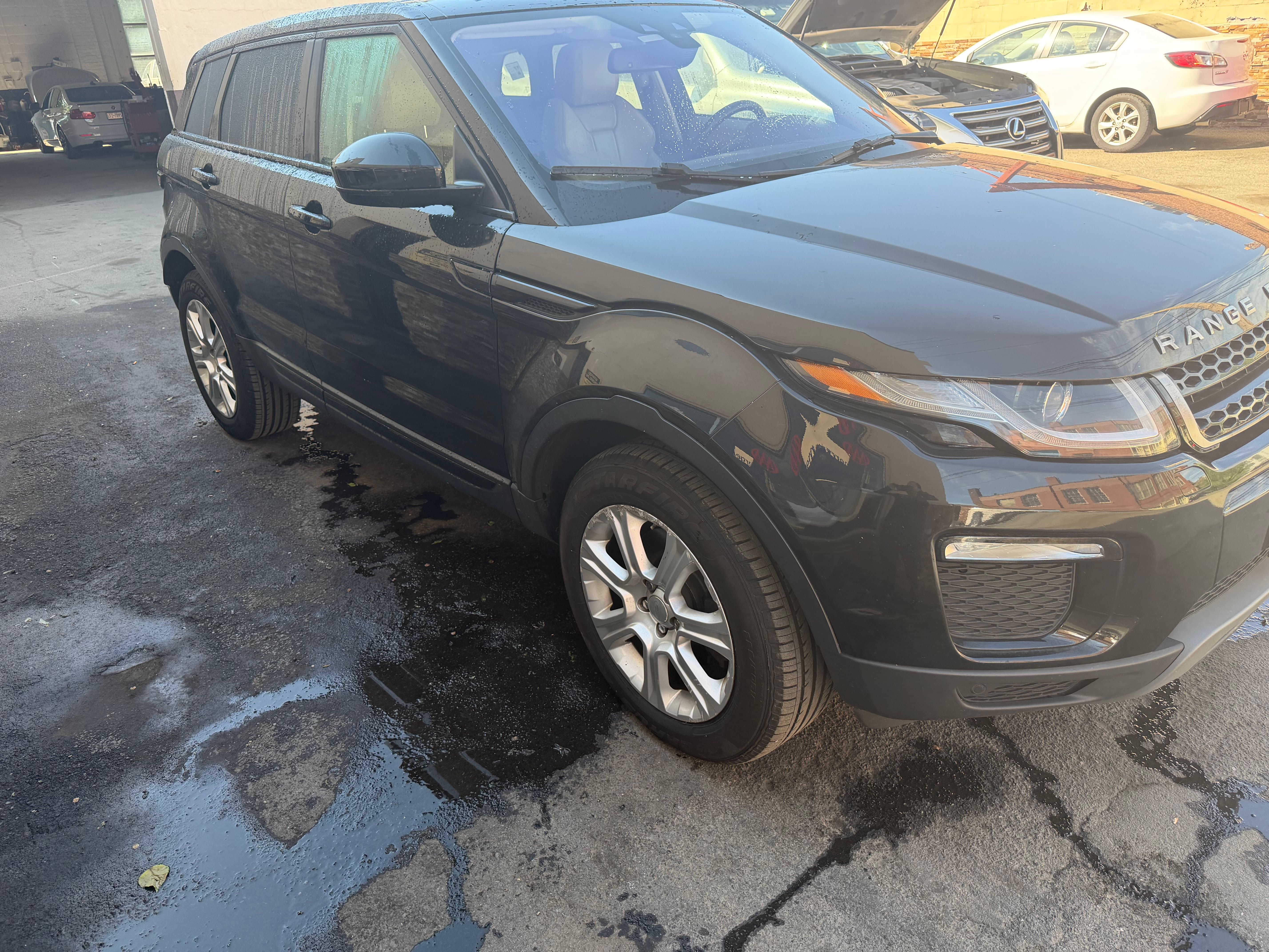 Used 2016 Land Rover Range Rover Evoque SE AWD/4WD image 9