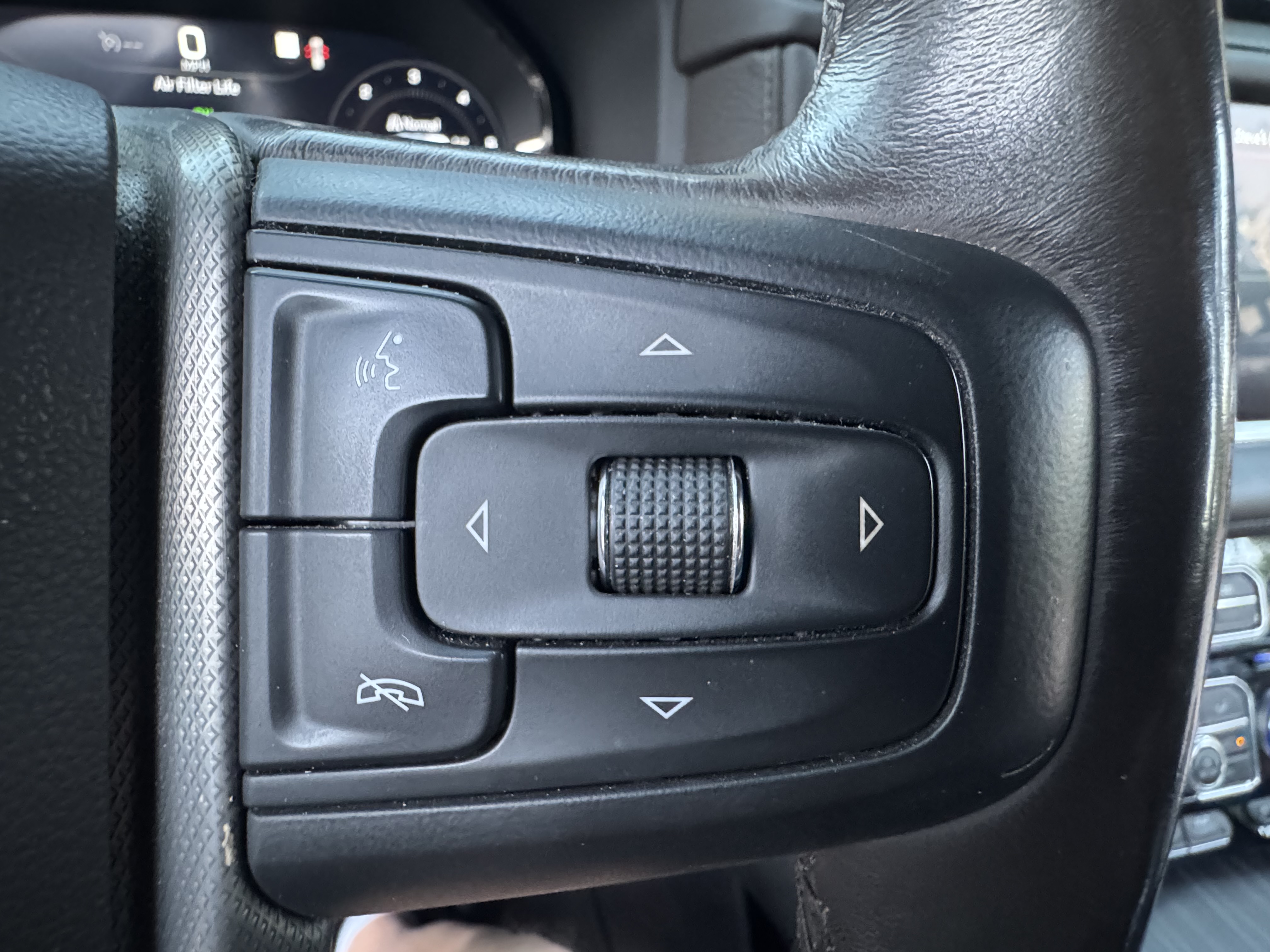 Used 2022 GMC Yukon Denali AWD/4WD image 29