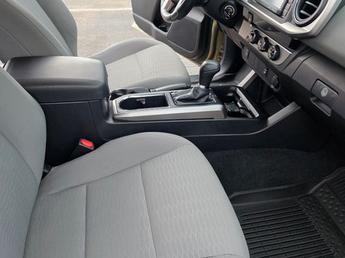 Used 2017 Toyota Tacoma SR5 w/ Tow Package image 22