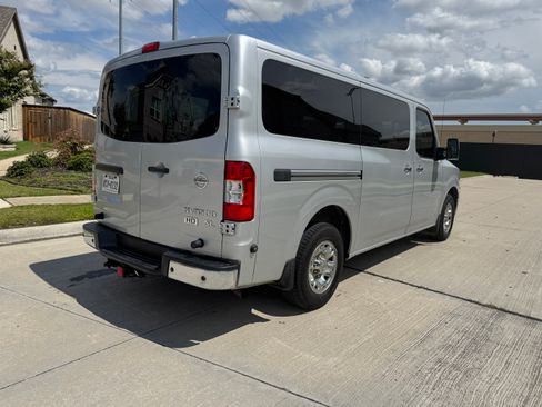 Used 2016 Nissan NV 3500 SL image 8