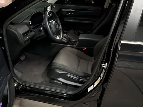 Used 2024 Honda CR-V LX image 8