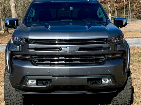 Used 2020 Chevrolet Silverado 1500 LTZ w/ LTZ Premium Package AWD/4WD image 2