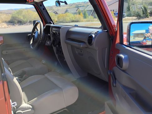Used 2009 Jeep Wrangler X image 12