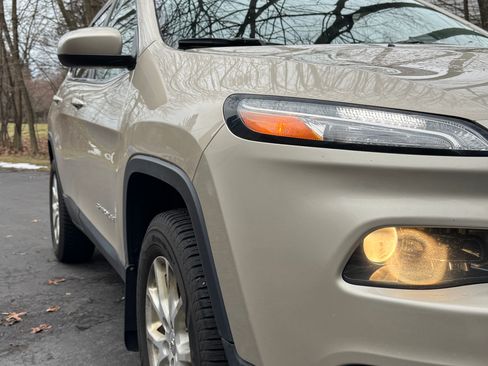 Used 2014 Jeep Cherokee Latitude w/ Cold Weather Group image 4