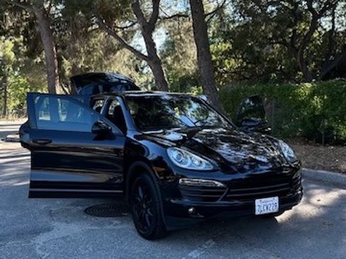 Used 2014 Porsche Cayenne image 1