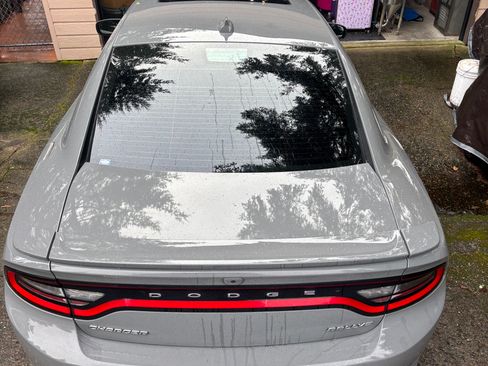 Used 2017 Dodge Charger SXT w/ Plus Group image 2