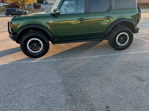 Used 2022 Ford Bronco Outer Banks w/ Sasquatch Package image 8