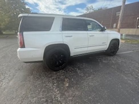 Used 2015 GMC Yukon Denali w/ Touring Package image 9