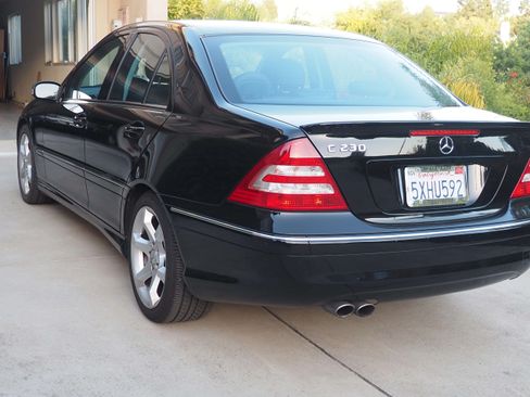 Used 2007 Mercedes-Benz C 230 Sedan image 12