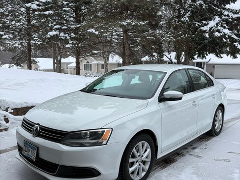 Used 2014 Volkswagen Jetta SE image 1