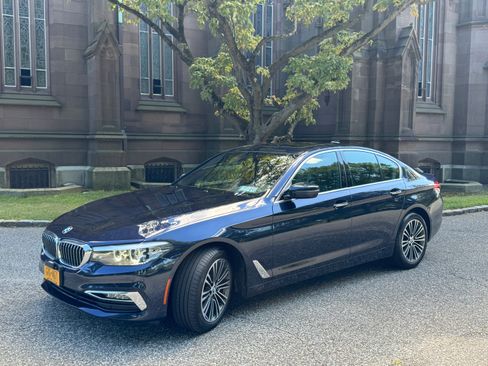 Used 2018 BMW 540i xDrive w/ Premium Package image 1
