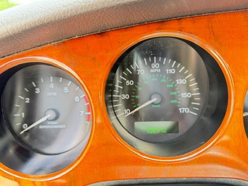 Used 2002 Jaguar XK8 Convertible RWD image 10