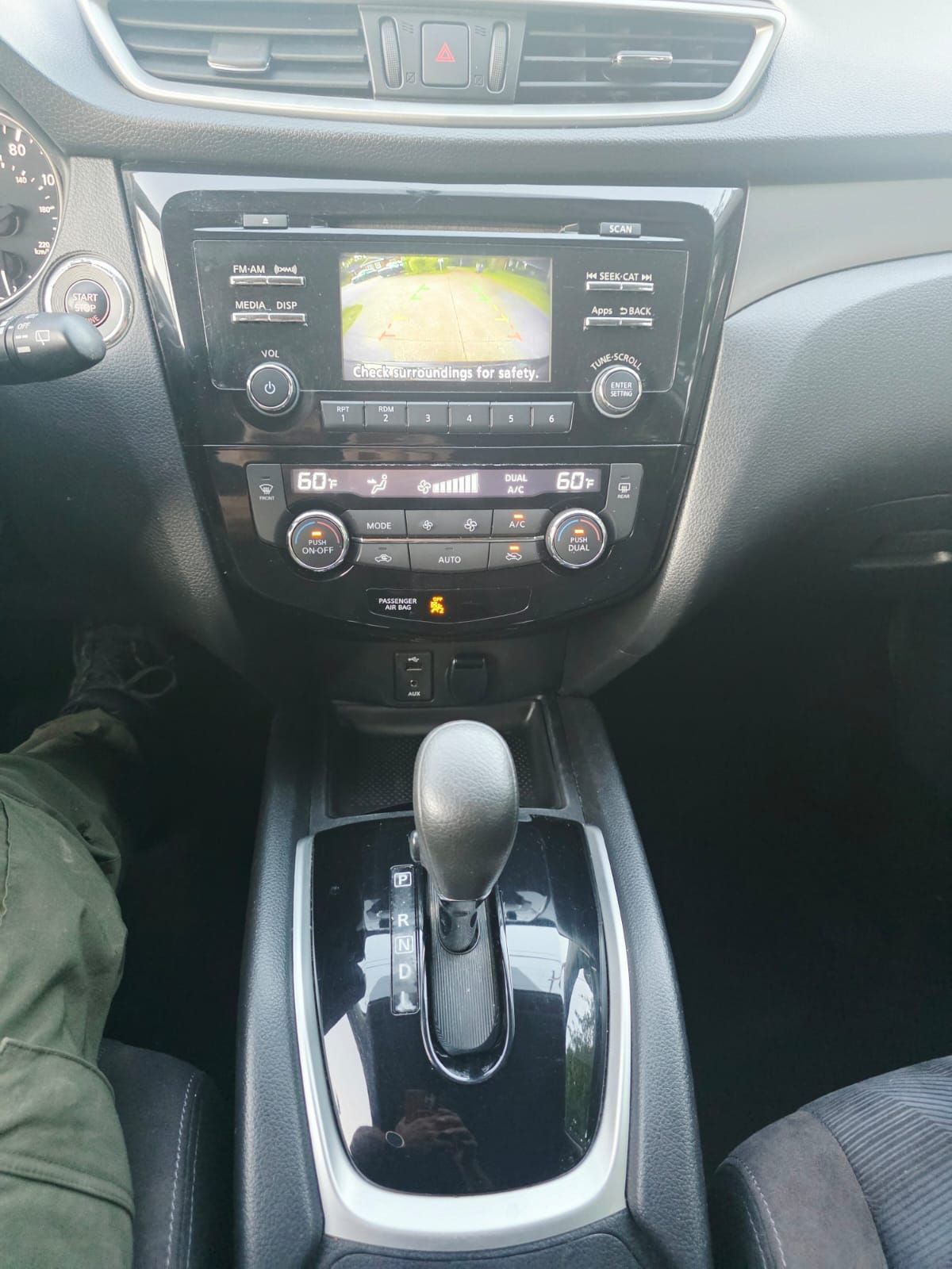Used 2015 Nissan Rogue SV AWD/4WD image 15
