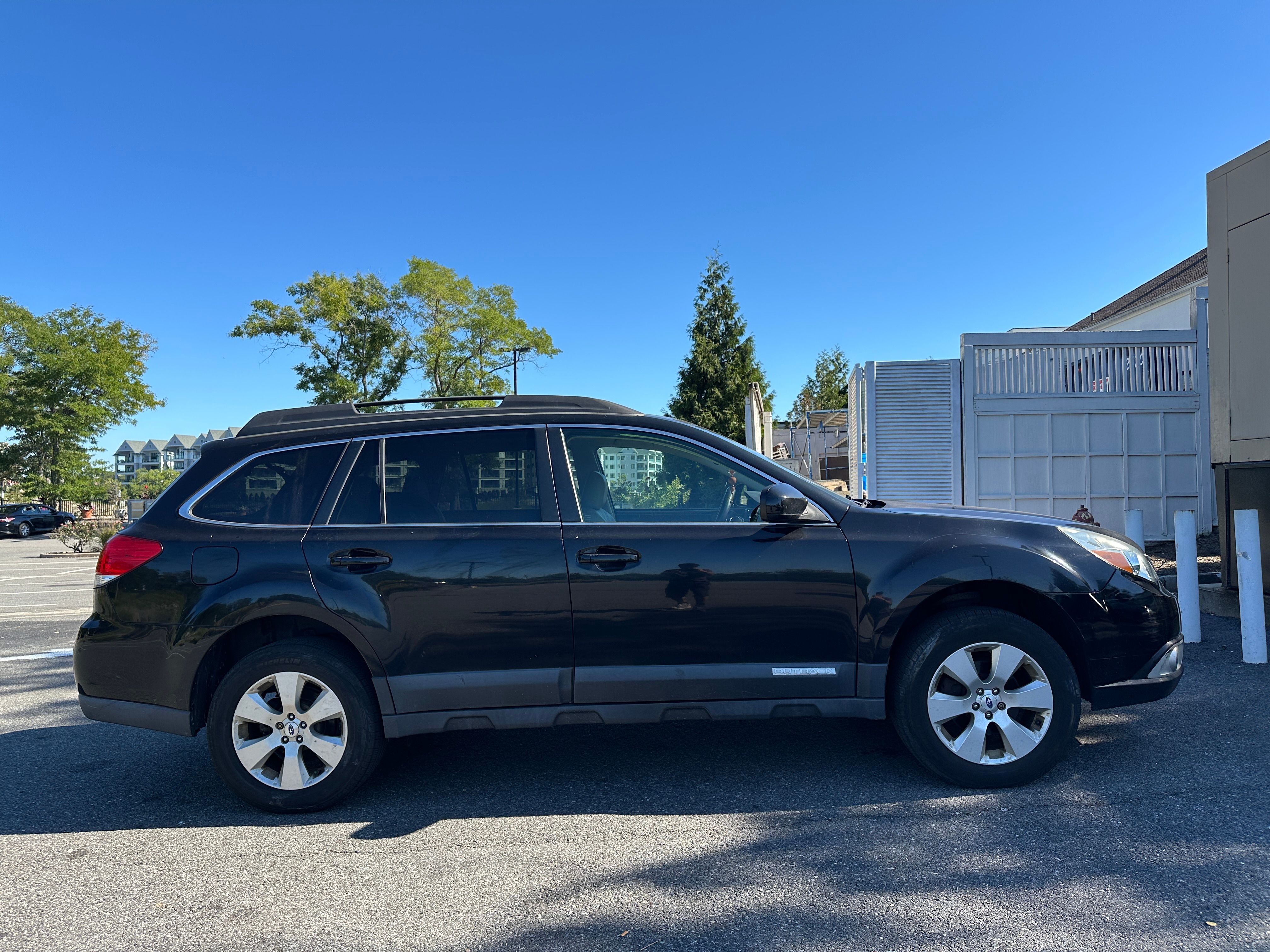 Used 2012 Subaru Outback 2.5i Limited w/ Moonroof Pkg AWD/4WD image 5