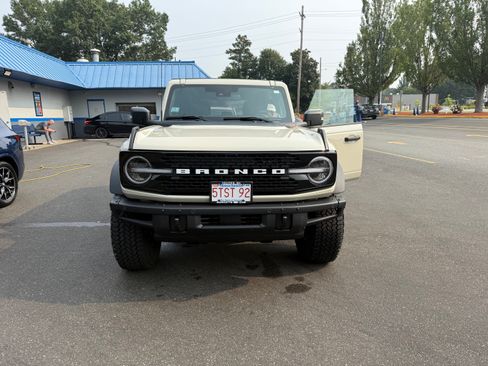 Used 2025 Ford Bronco Badlands AWD/4WD image 4