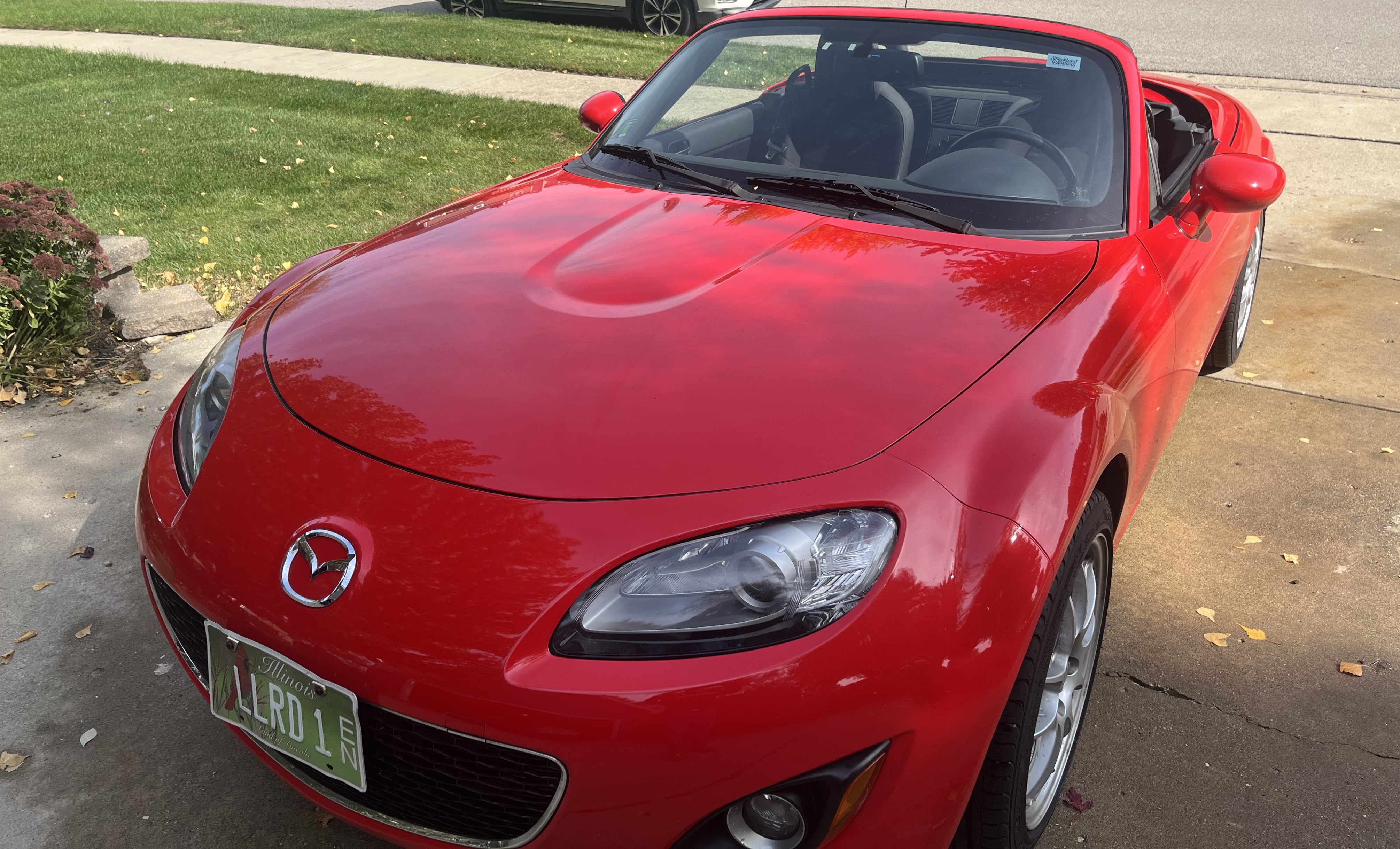 Used 2012 MAZDA MX-5 Miata Touring w/ Suspension Pkg RWD image 2