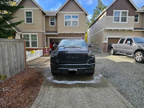 Used 2021 RAM 1500 Limited w/ Night Edition image 5