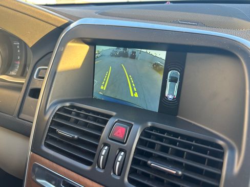 Used 2016 Volvo XC60 T5 Platinum FWD image 9