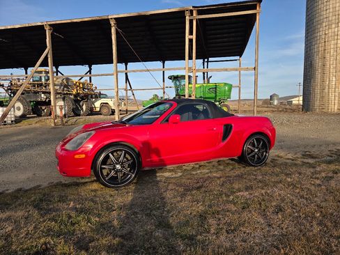 Used 2001 Toyota MR2 image 15