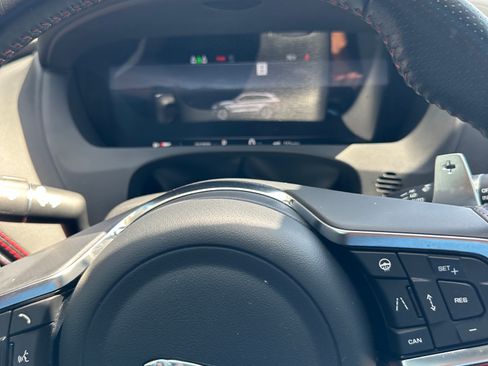 Used 2020 Jaguar F-PACE SVR image 2