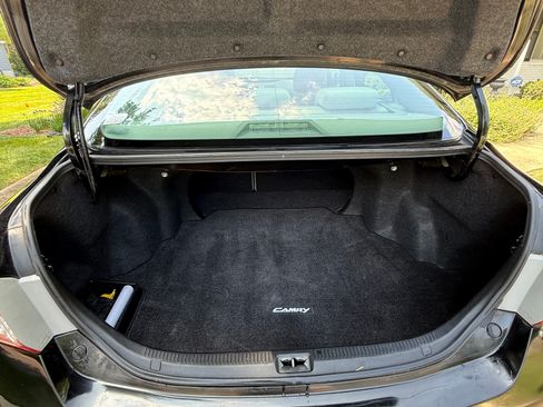 Used 2010 Toyota Camry FWD image 10