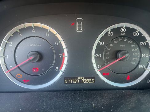 Used 2011 Honda Accord EX-L image 6