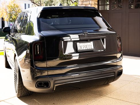 Used 2024 Rolls-Royce Cullinan w/ Cullinan Package image 4