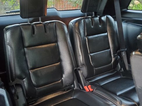 Used 2018 Ford Explorer Limited image 22