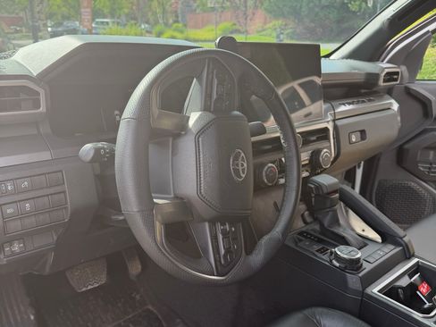Used 2024 Toyota Tacoma TRD Off-Road AWD/4WD image 14