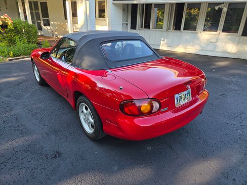 Used 2000 MAZDA MX-5 Miata RWD image 6