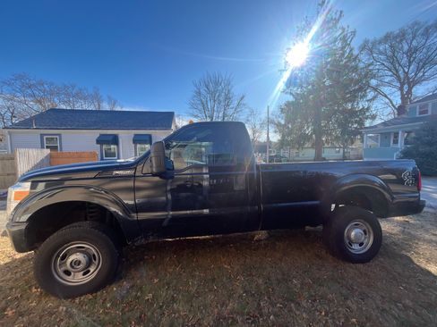 Used 2014 Ford F250 XL w/ Snow Plow Prep Package image 5