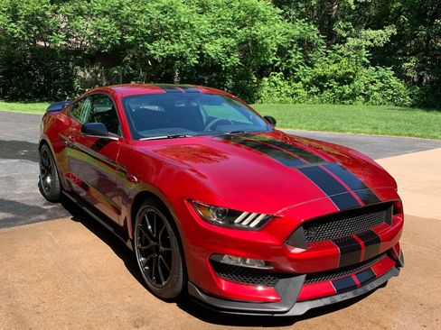 Used 2019 Ford Mustang Shelby GT350 w/ Technology Package RWD image 8