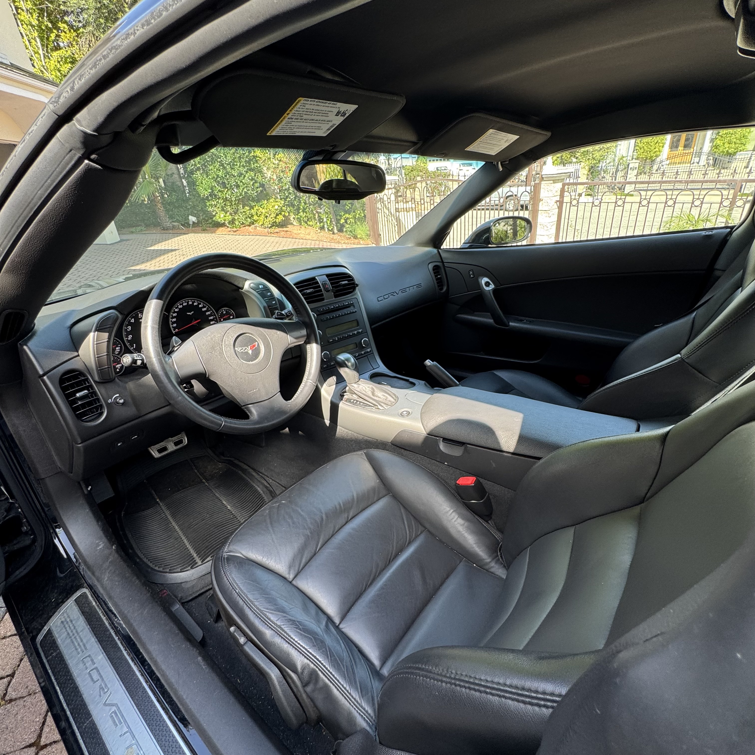 Used 2007 Chevrolet Corvette Coupe w/ Performance Package RWD image 11