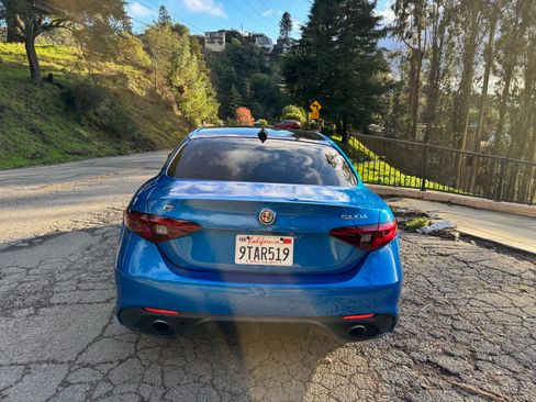 Used 2018 Alfa Romeo Giulia Ti Sport w/ Quick Order Package 22U Sport image 6