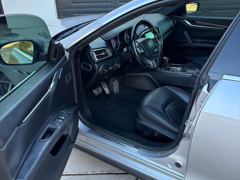 Used 2018 Maserati Ghibli S image 2