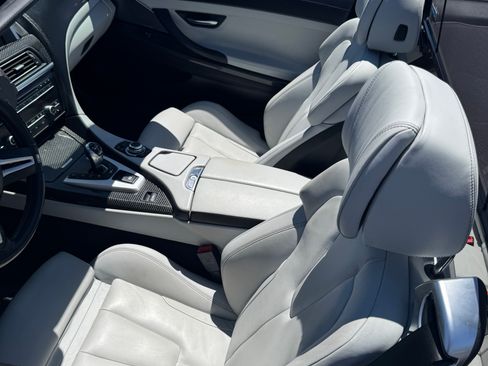 Used 2014 BMW M6 Convertible 2D image 22