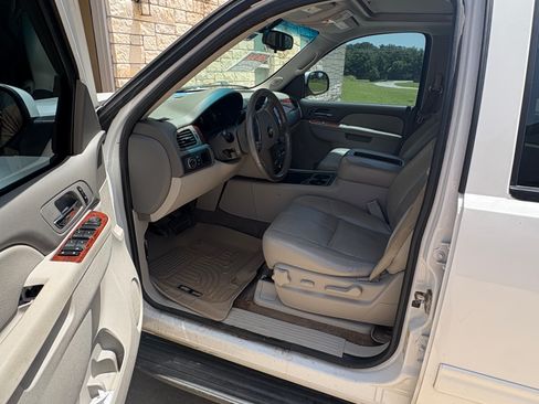 Used 2013 Chevrolet Tahoe LT RWD image 9