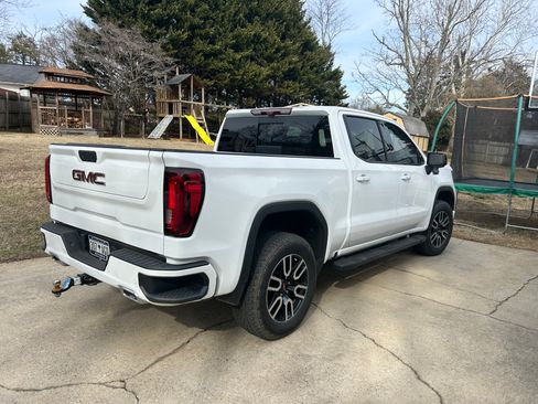 Used 2020 GMC Sierra 1500 AT4 w/ AT4 Premium Package AWD/4WD image 4