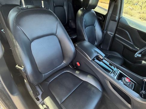 Used 2020 Jaguar F-PACE Premium AWD/4WD image 12