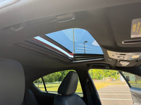 Used 2021 Lexus IS 350 F Sport RWD image 18