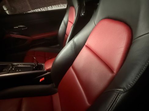 Used 2018 Porsche 718 Cayman image 7